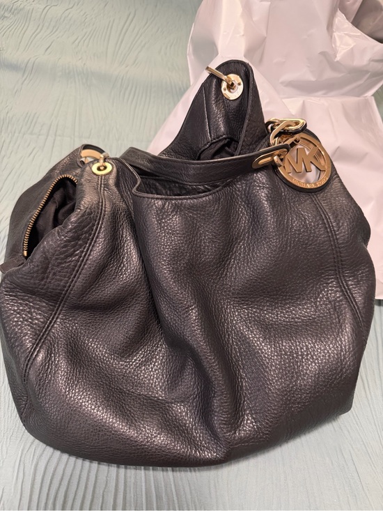 Michael Kors Handbags - Michael Kors Black Pebbled Leather Shoulder Hobo with Gold MK Charm